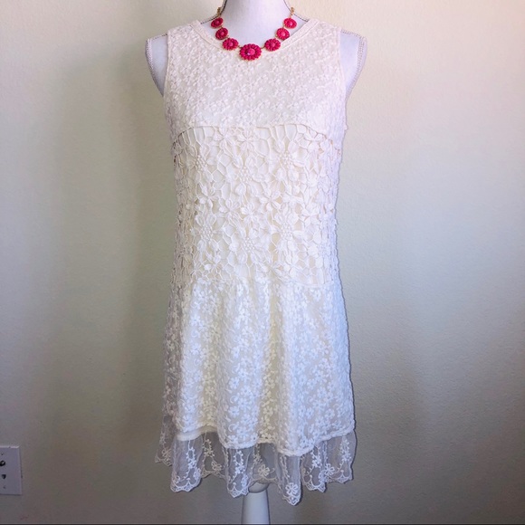 Pinky Dresses & Skirts - 💖Off white lace dress💖